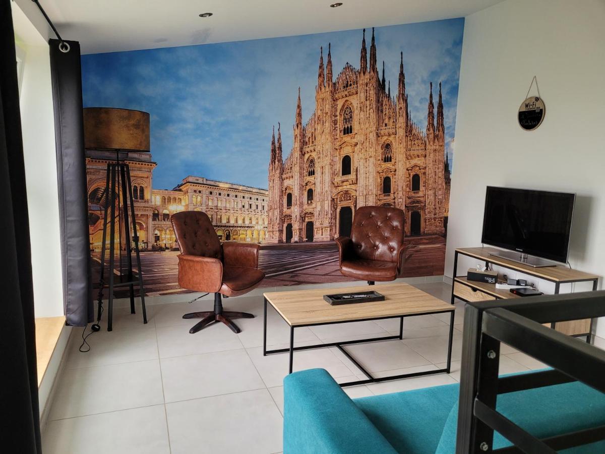 Il Vialetto , Appartement Milano , Spacieux, Tout Confort, Au Calme Jeumont ภายนอก รูปภาพ